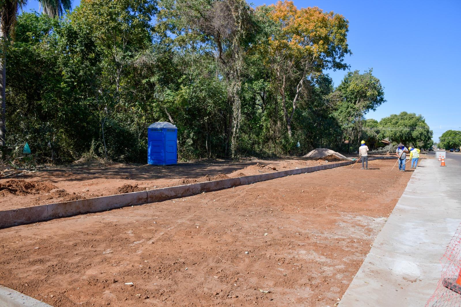 Ciclovia e pista de caminhada começam a ser construídas ao entorno do parque da Lagoa Comprida