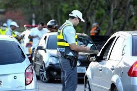 Documento da PM aponta que policiais são premiados por multar motoristas