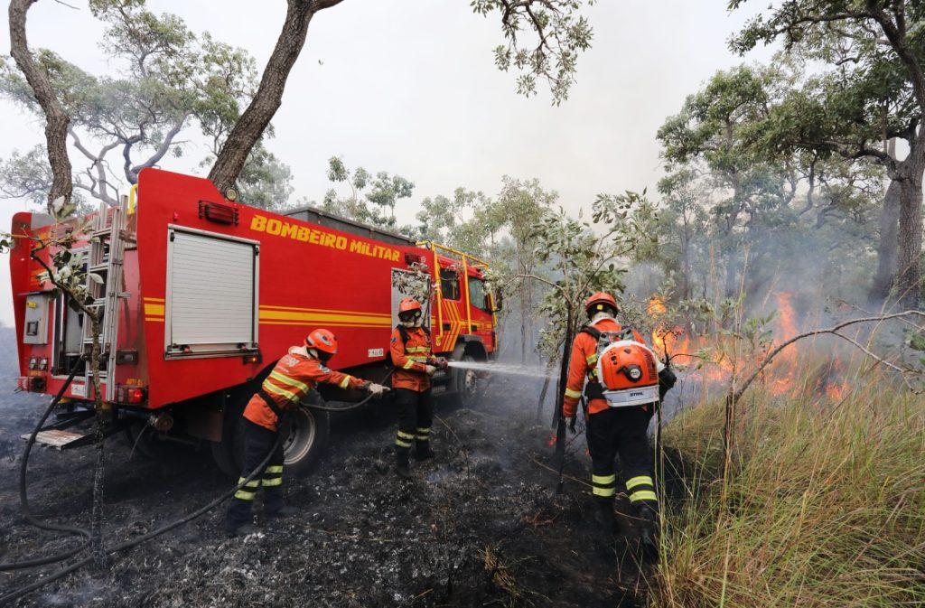 Lula deve liberar R$ 100 milhões para combate aos incêndios no Pantanal