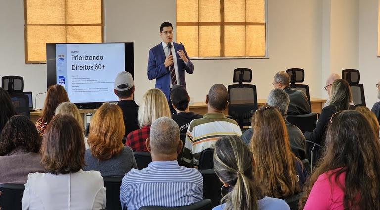 Procon de MS qualifica equipe para atendimento a idosos na prevenção a golpes