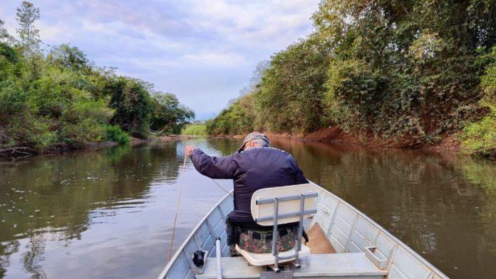Durante patrulhamento fluvial, PMA de Aquidauana autua quatro pescadores