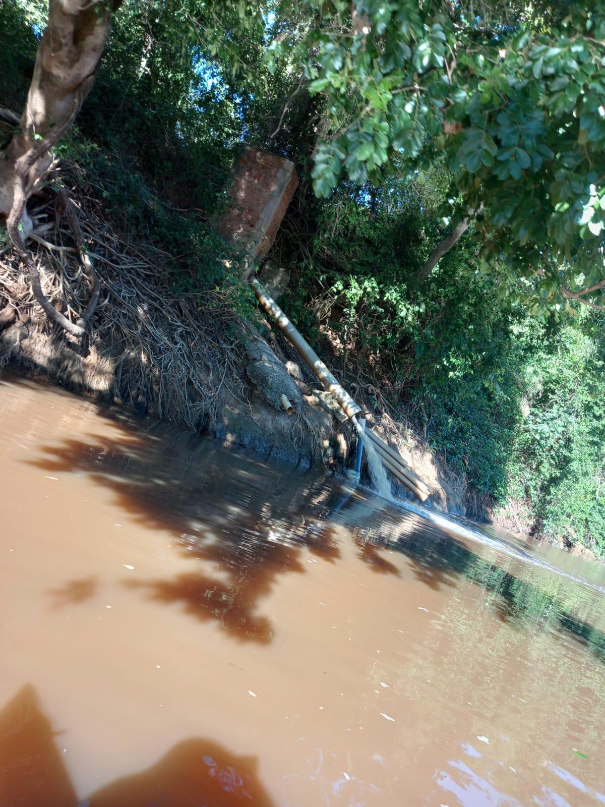 Rio Aquidauana continua a receber esgoto sem tratamento