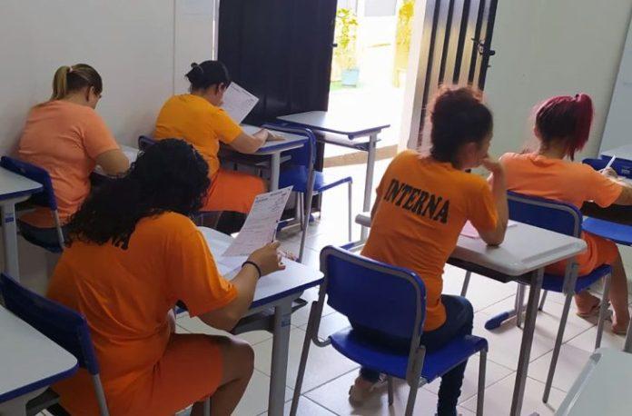 Com aumento de 61% em cinco anos, mais de 3,2 mil detentos em MS realizam provas do Encceja