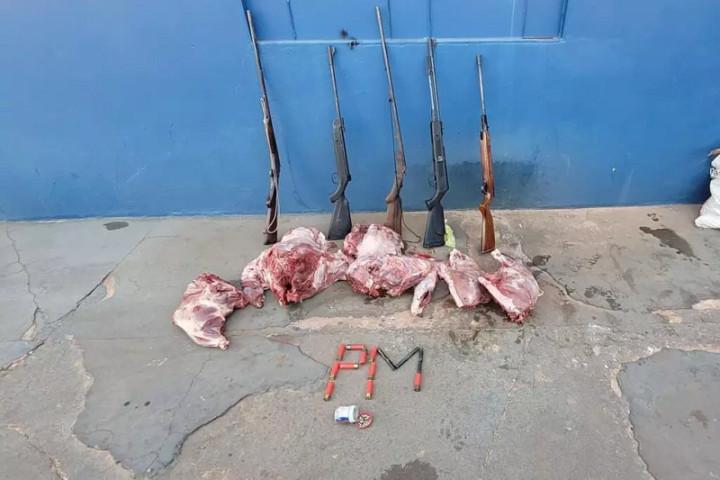 Dupla é presa por caça e pesca ilegal