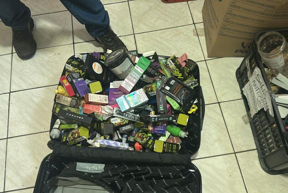 Polícia apreende 3 mil cigarros eletrônicos