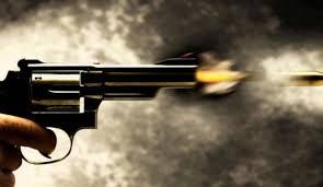 Brincadeira com arma de fogo leva jovem a morte