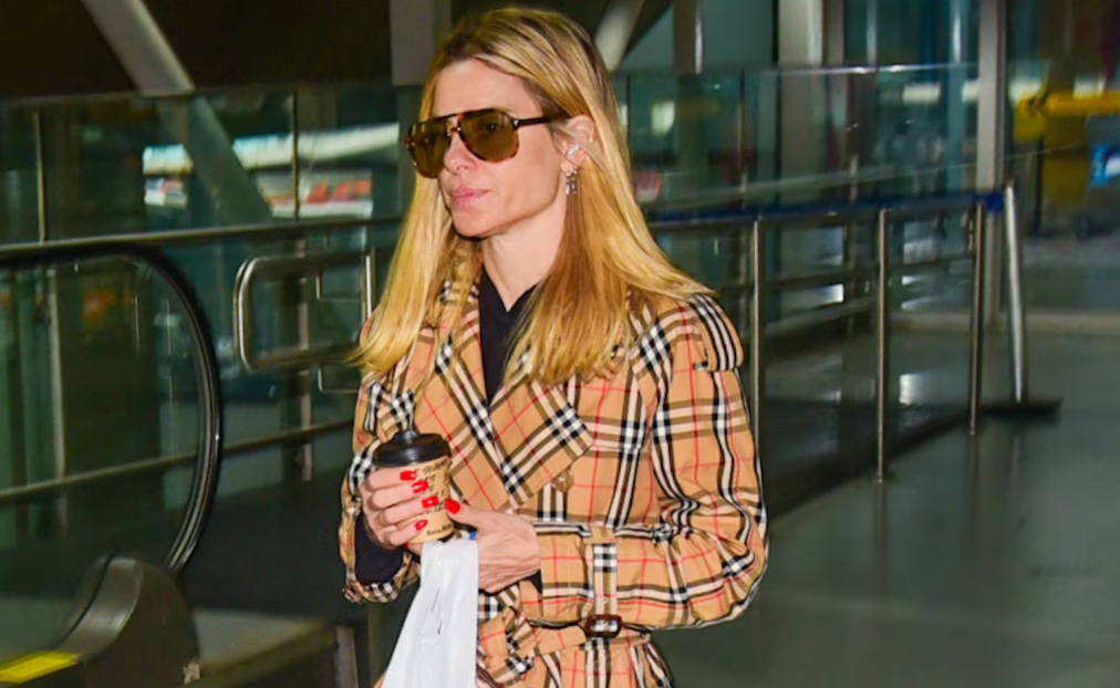 Carolina Dieckmann desembarca no Brasil após últimos dias ao lado de Preta Gil