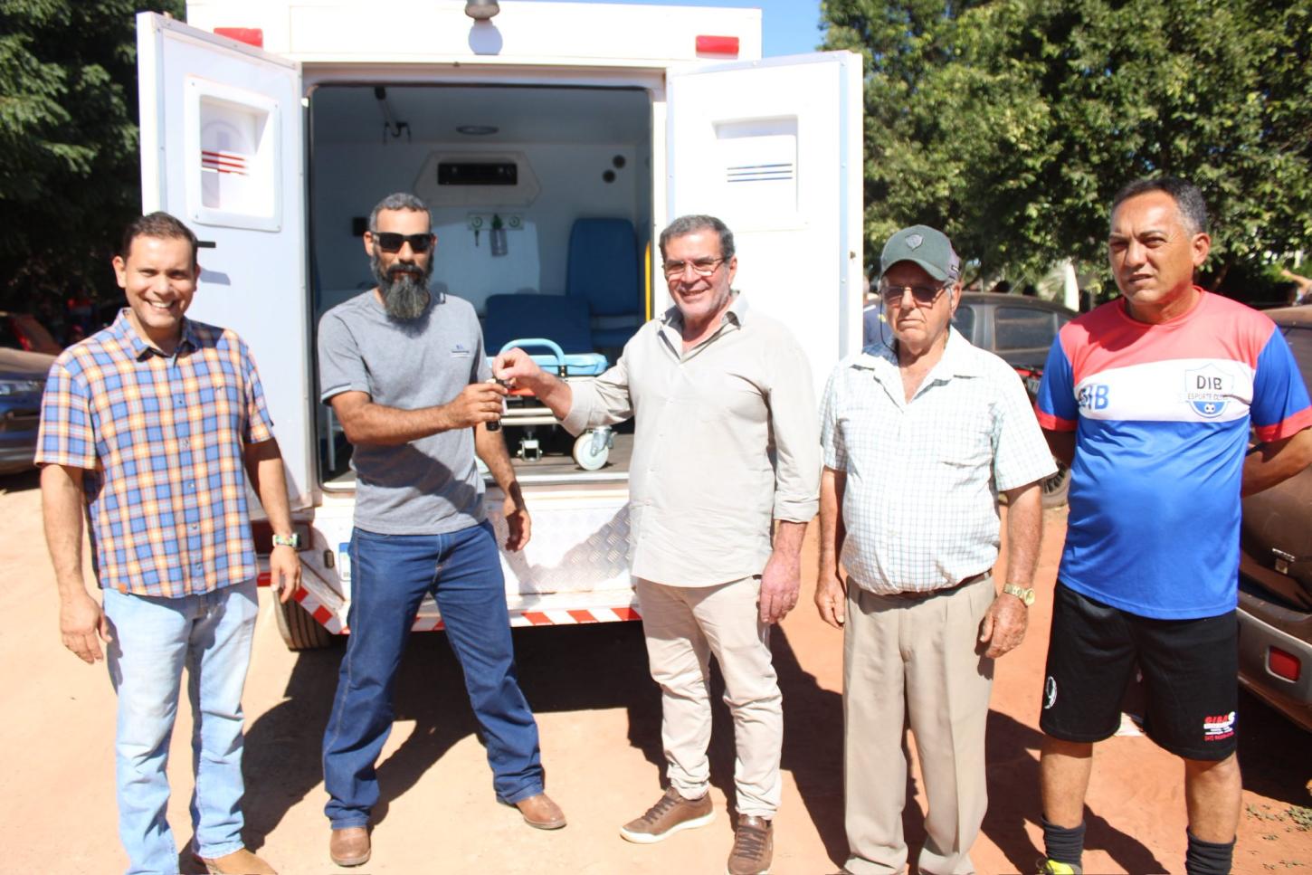 Monjolinho celebra 36 anos com festa e entrega de nova ambulância