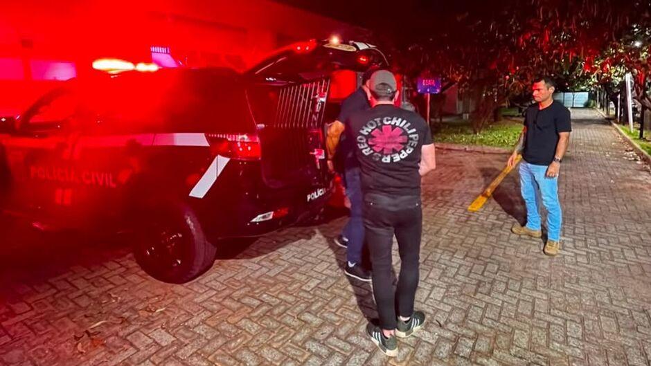 Homem é preso suspeito de estuprar amiga após bebedeira em bar